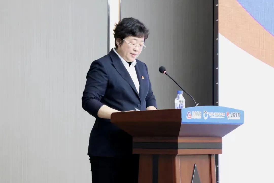 鞍勤集團(tuán)、溫泉集團(tuán)、公服集團(tuán)2023年新任干部任前集體談話(huà)及集體送任儀式圓滿(mǎn)結(jié)束